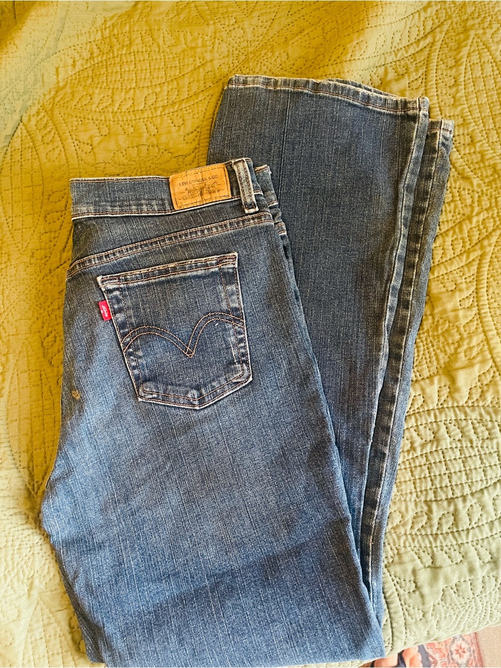 Levi’s 515 Bootcut Jeans | Women’s 8 Medium | Soft Broken-In Stretch Denim - Picture 4 of 11